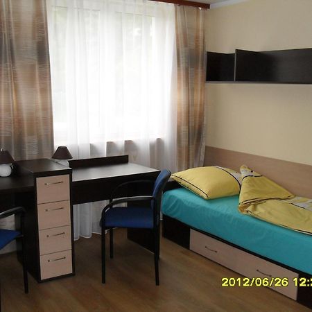 Dom Studencki Atol Hostel Krasków Εξωτερικό φωτογραφία